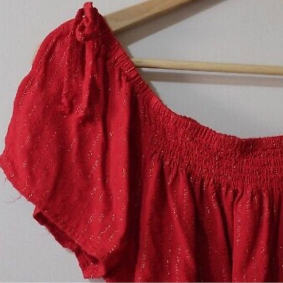 Maurices Red Top With Shimmer Size Medium - Picture 2 of 4